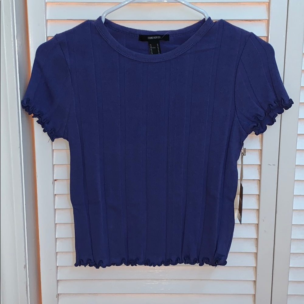Fitted ribbed purple shirt